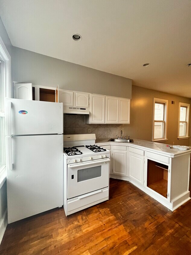 Primary Photo - 141 Armstrong Ave