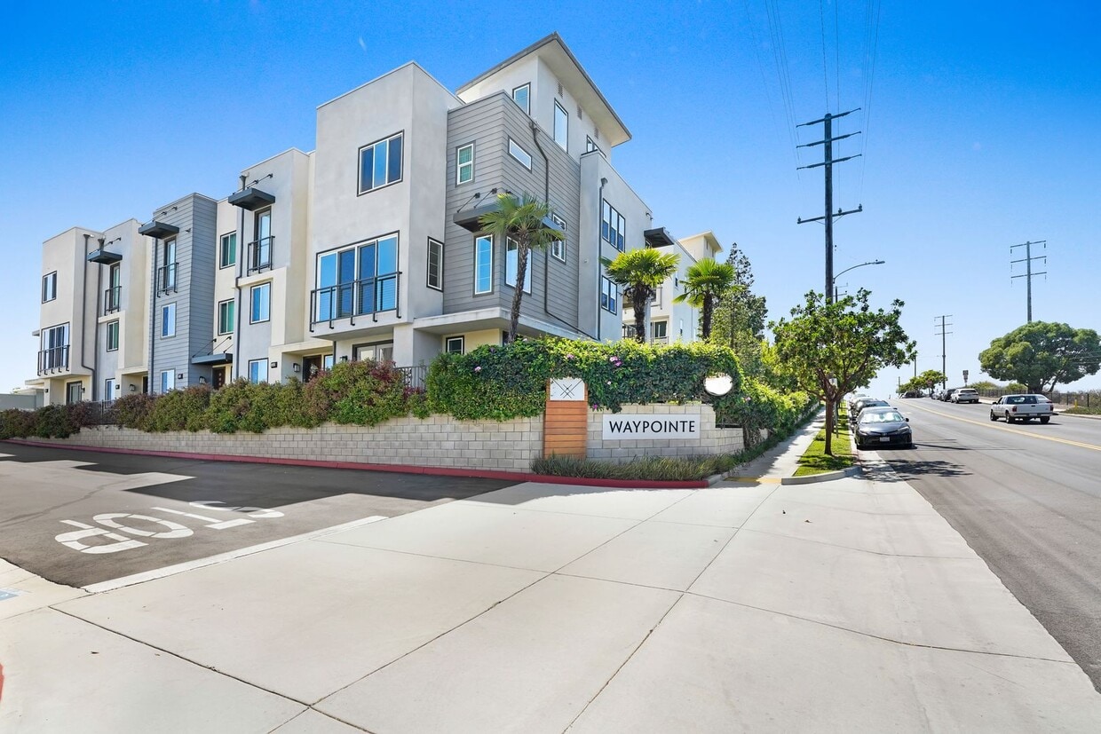 Primary Photo - Sophisticated Modern Townhouse in the Hear...