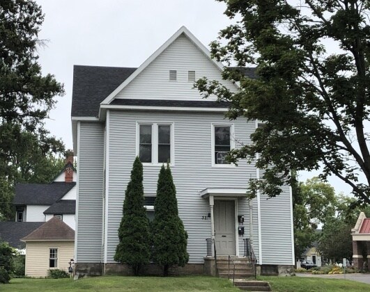 Primary Photo - 321 Lake St