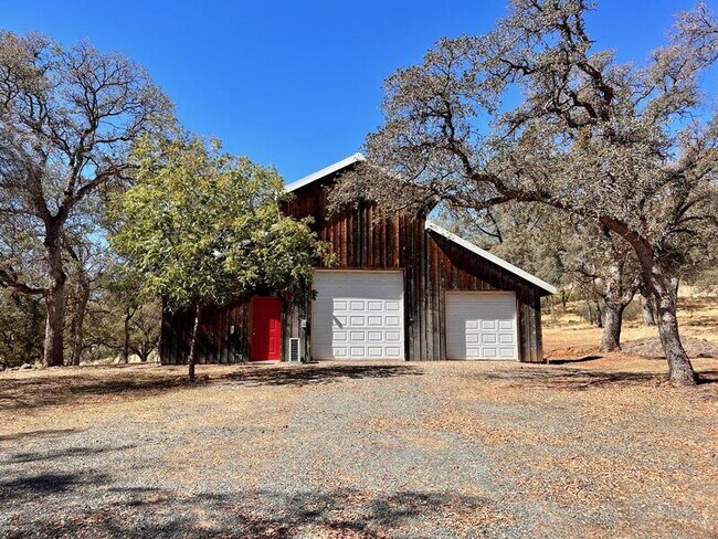 Foto del edificio - 20202 Big Spring Dr