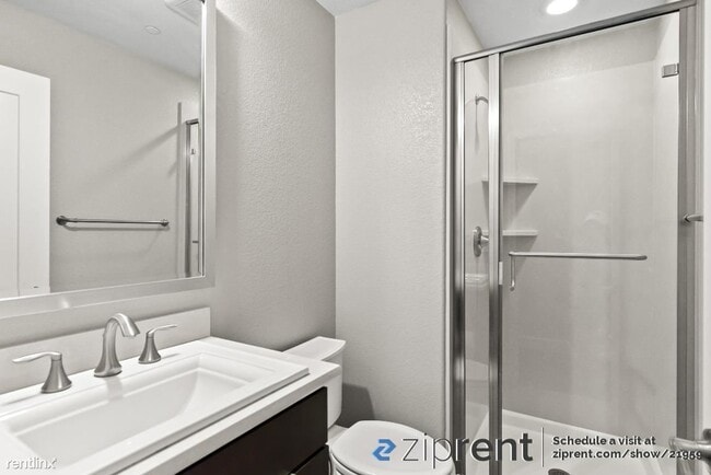 Building Photo - 3 br, 3.5 bath Townhome - 6029 Sunstone Dr...