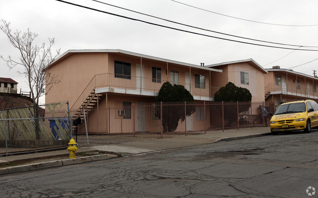 Foto principal - 221 N 3rd Ave