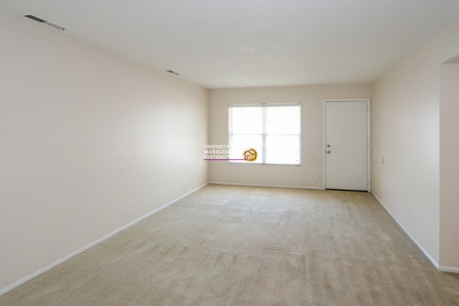 Building Photo - 601 E 4010 S
