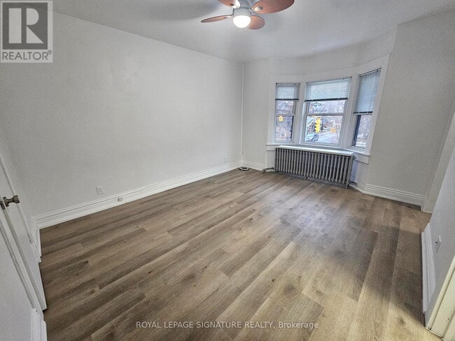 Building Photo - 534 Dovercourt Rd