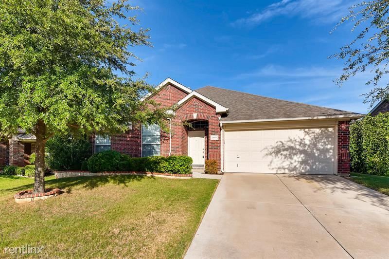 4 br, 2 bath House 2615 Hardwood Trail UNIT House for Rent in