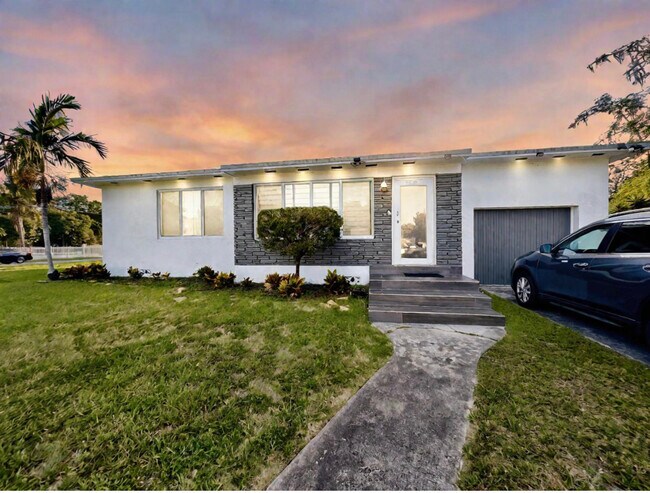 Building Photo - 13100 NW Miami Ct