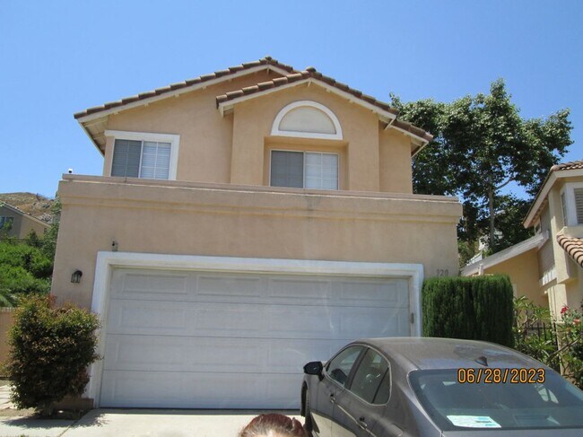 Building Photo - 920 La Palma Cir