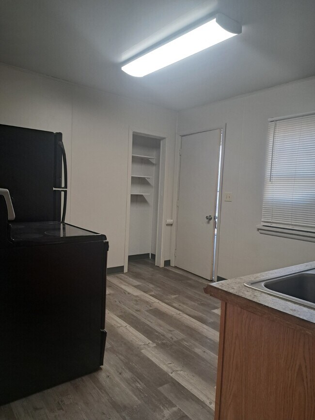 Foto del edificio - 1332 Baxter Ln