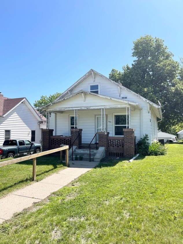 Primary Photo - 3 Bedroom 1 Bathroom House for Rent