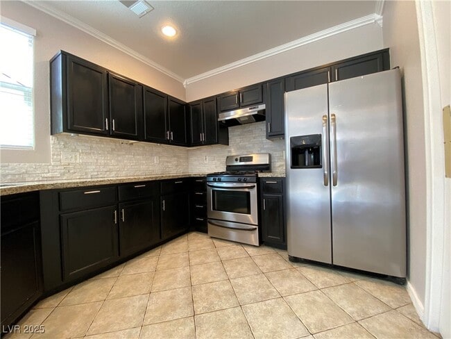 Building Photo - 9293 Adamshurst Ave