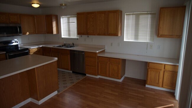 Foto del edificio - 12545 Beach St