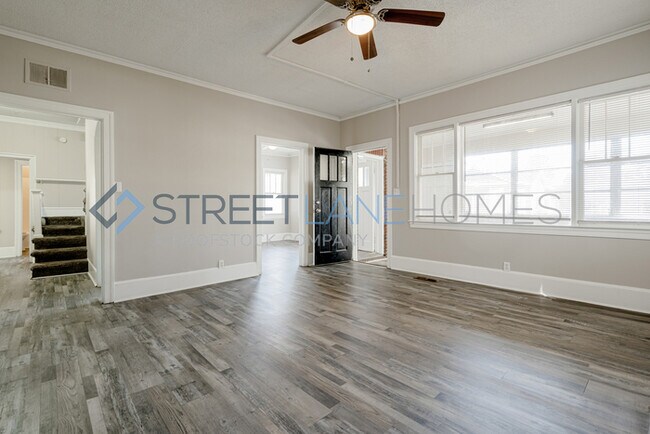 Building Photo - NOW OFFERING $250 OFF FIRST FULL MONTH IF ...