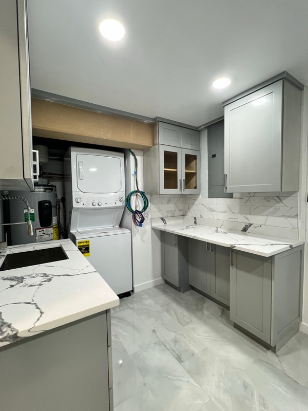 Building Photo - 706 S Greenthorn Ave
