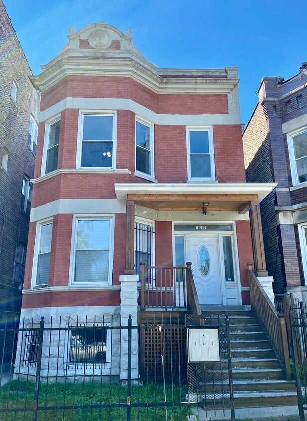Primary Photo - 1422 S Avers Ave