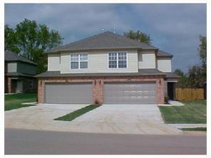 Foto del edificio - 824 Oakwood Ct