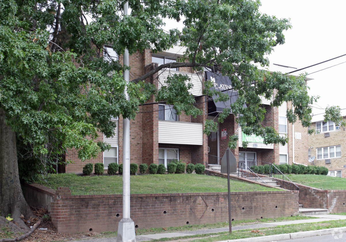 Building Photo - 133 Cleveland St