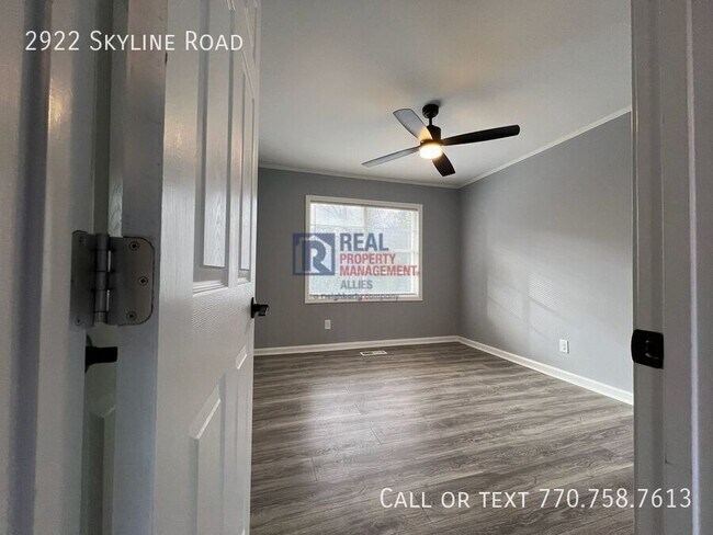 Foto del edificio - 2922 Skyline Rd