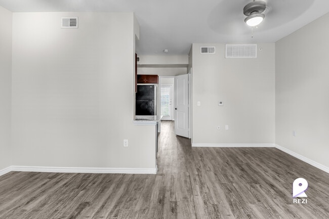 Building Photo - 130 Camino de Oro