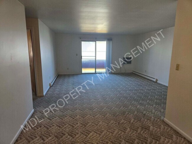 Foto del edificio - 121 N Woodbridge St