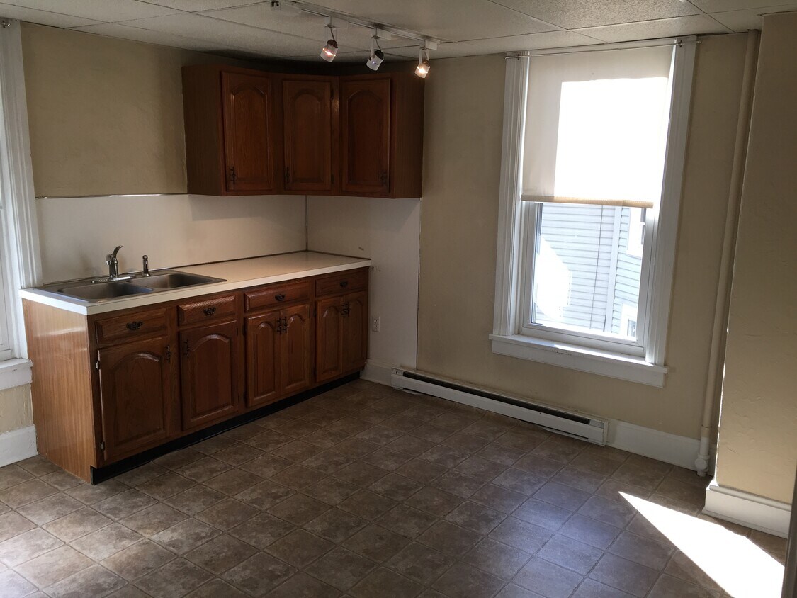 45 E High St Unit 2A, Hummelstown, PA 17036 Condo for Rent in Hummelstown, PA