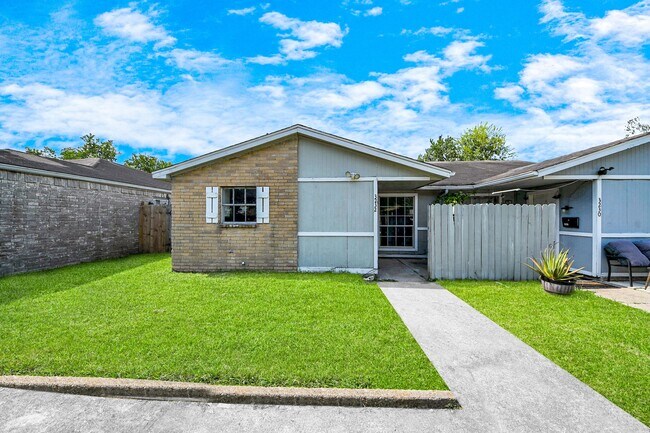 Foto del edificio - 3232 Scotch Moss Ln