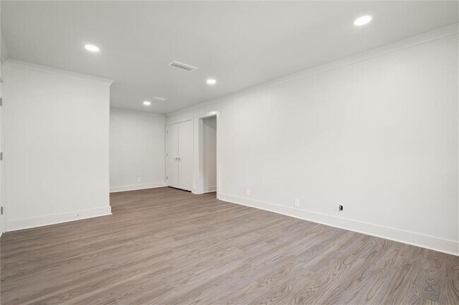 Building Photo - 3655 Old Shell Rd