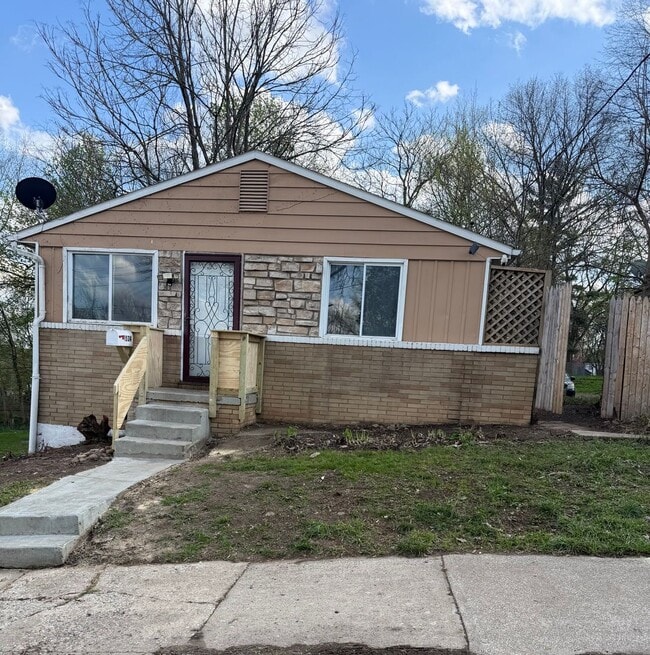 Building Photo - 1524 Parkhill Pl NE