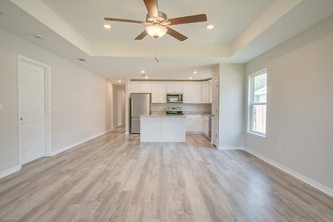 Building Photo - Modern Comfort Meets Style – Spacious 3-Be...
