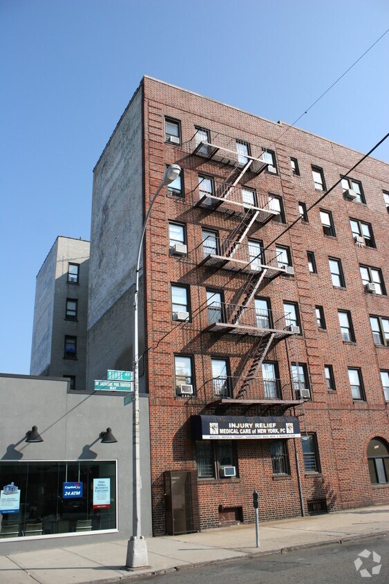 Foto del edificio - 3063 Buhre Ave