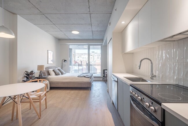 Building Photo - C410