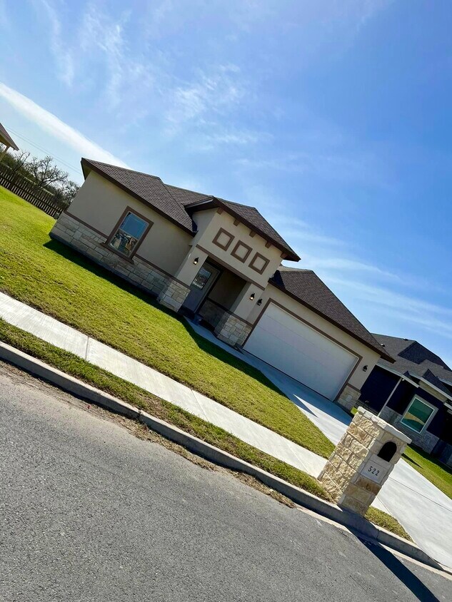 Foto principal - 522 San Jacinto St