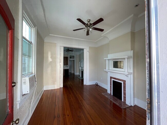 Foto del edificio - 2420 Jena St