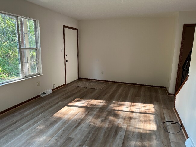 Foto del edificio - 4390 Darrow Rd