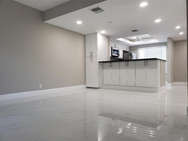 Foto del edificio - 93 SW 3rd St