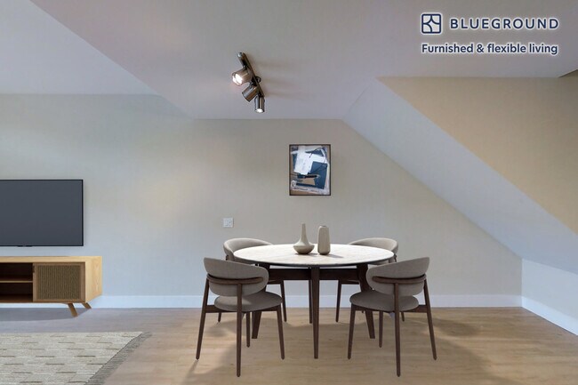 Building Photo - 899 Morrison Park Dr