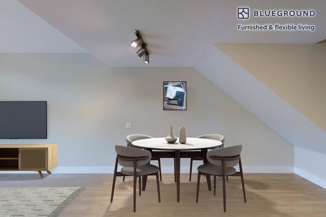 Building Photo - 899 Morrison Park Dr