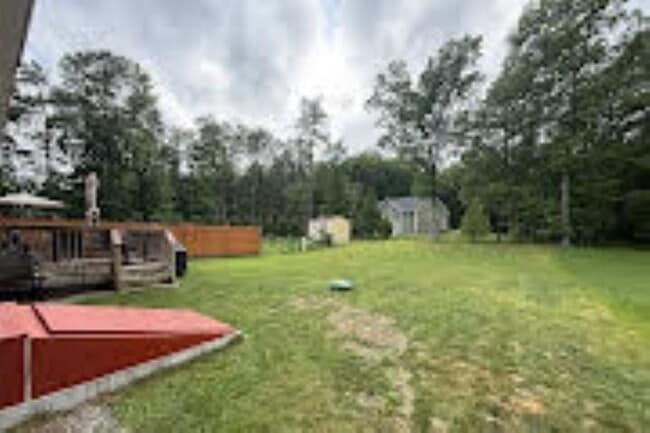 Building Photo - 494 Youville St