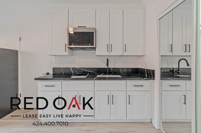 Building Photo - 744 Beacon Ave