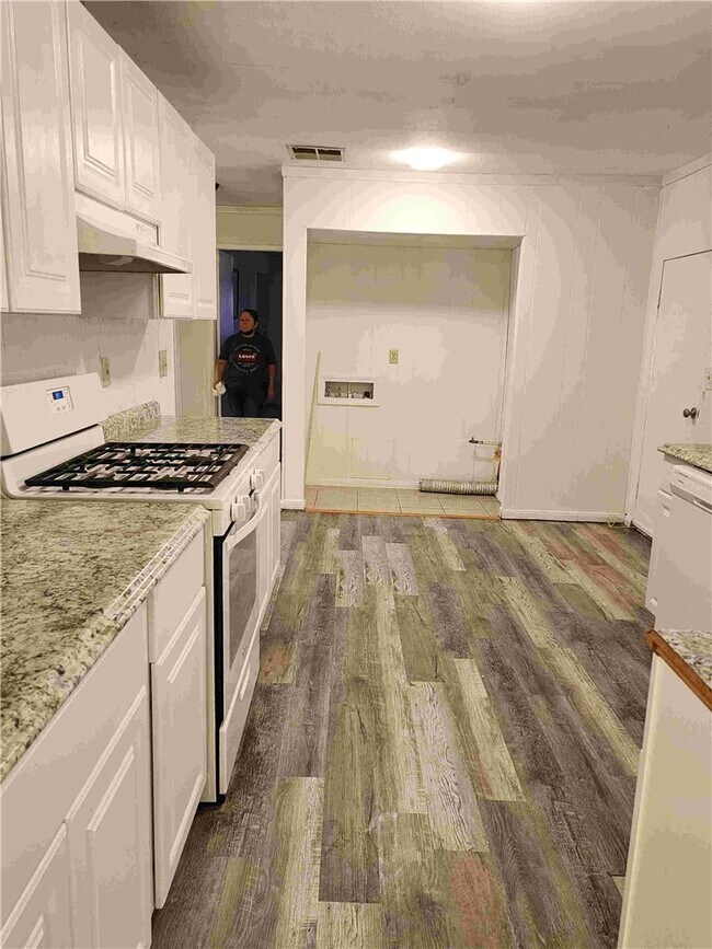 Foto del edificio - 633 N Gilbert St