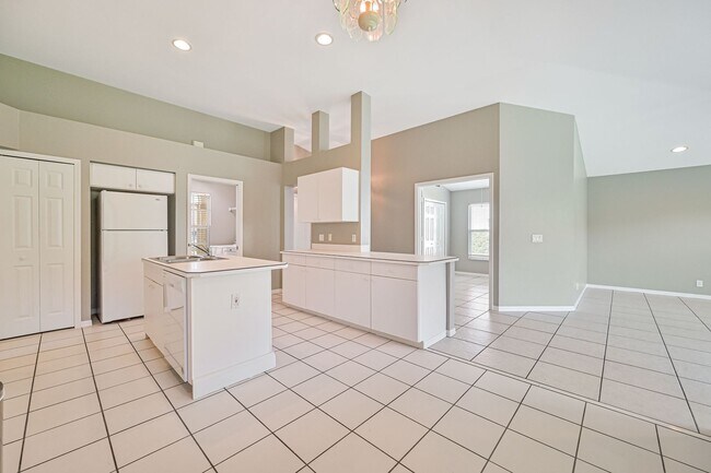 Building Photo - ** Fountain Lakes Estero ~ Single Family H...