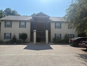Building Photo - 652 Old Orangeburg Rd