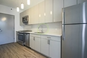 Building Photo - 850 W Van Buren St