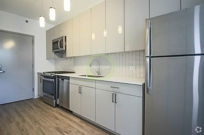 Building Photo - 850 W Van Buren St