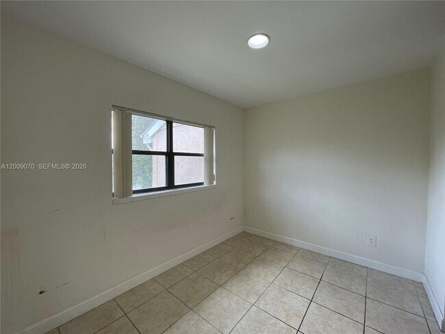 Foto del edificio - 3957 NW 87th Ave