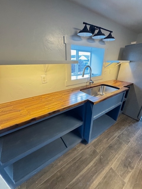 Foto del edificio - 517 N M St