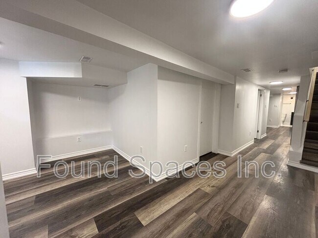 Photo du bâtiment - 460 King William St