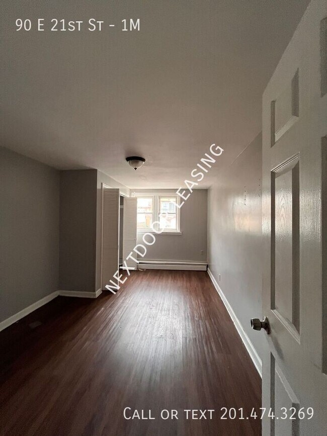 Foto del edificio - 90 E 21st St