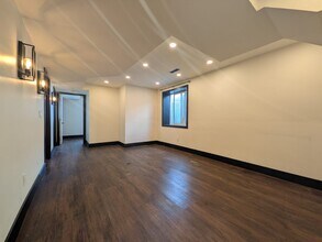 Building Photo - 198 Wright Av
