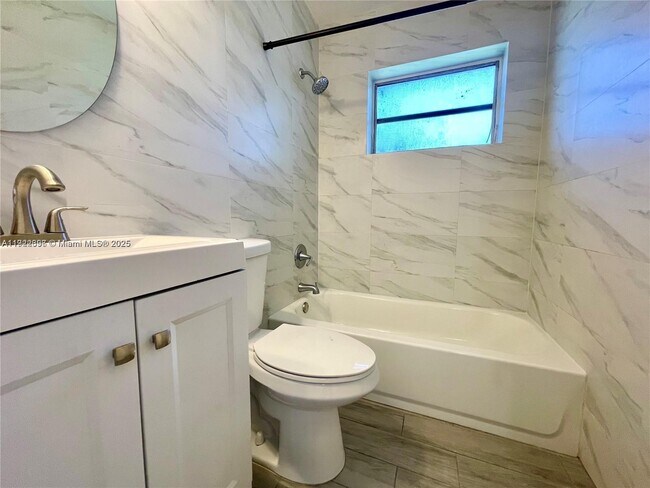 Foto del edificio - 213 SW 10th St