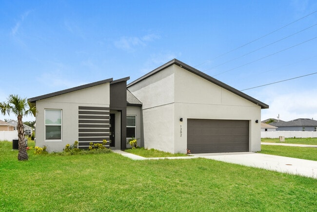 Building Photo - 1202 N Platte Ct